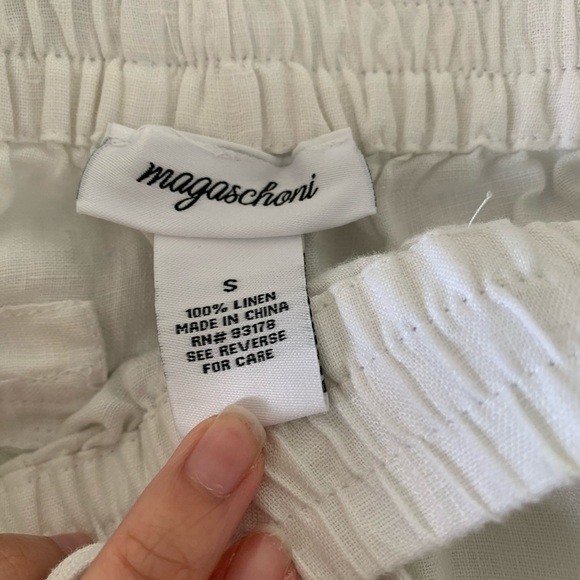 Magaschoni Cream Colored Stretch Cargo Pants Small - Picture 4 of 5